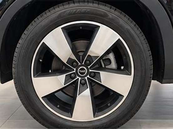 VOLVO-XC40-2.0 T4 GASOLINA MOMENTUM GEARTRONIC VOLVO-XC40-2020