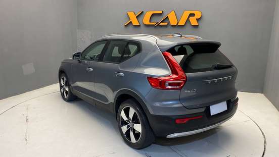 VOLVO-XC40-2018