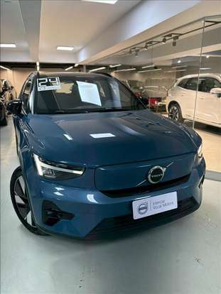 VOLVO-XC40-2024