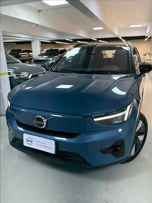VOLVO-XC40-2024