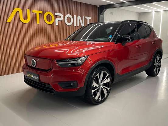 VOLVO-XC40-2021