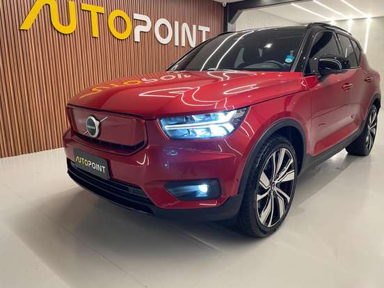 VOLVO-XC40-2021