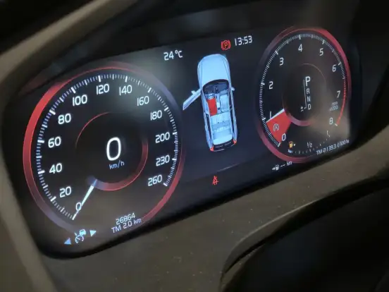 VOLVO-XC60-2020