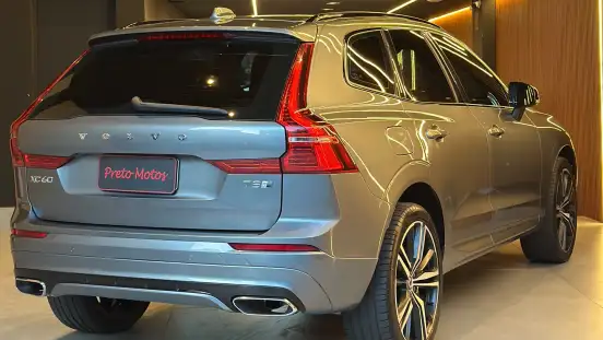VOLVO-XC60-2020