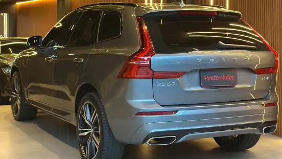 VOLVO-XC60-2020