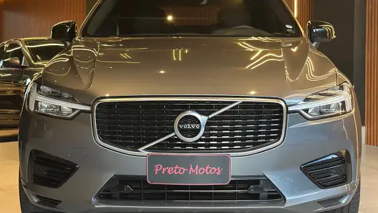VOLVO-XC60-2020