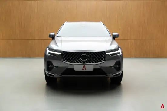VOLVO-XC60-2025
