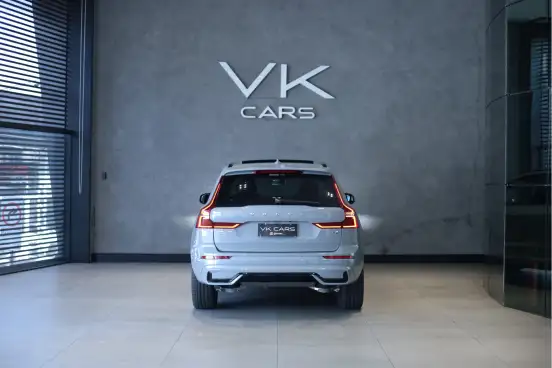 VOLVO-XC60-2025