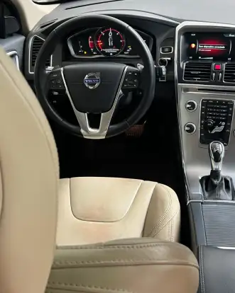 VOLVO-XC60-2016