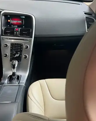 VOLVO-XC60-2016