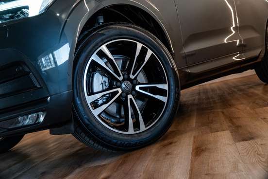 VOLVO-XC60-2019