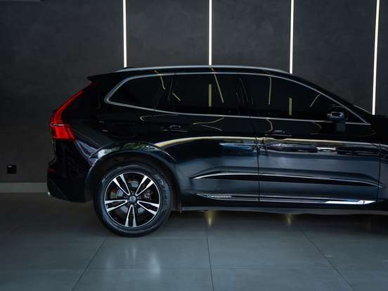 VOLVO-XC60-2019