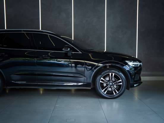 VOLVO-XC60-2019