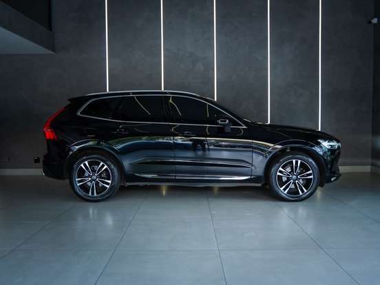 VOLVO-XC60-2.0 T5 GASOLINA MOMENTUM AWD GEARTRONIC VOLVO-XC60-2019