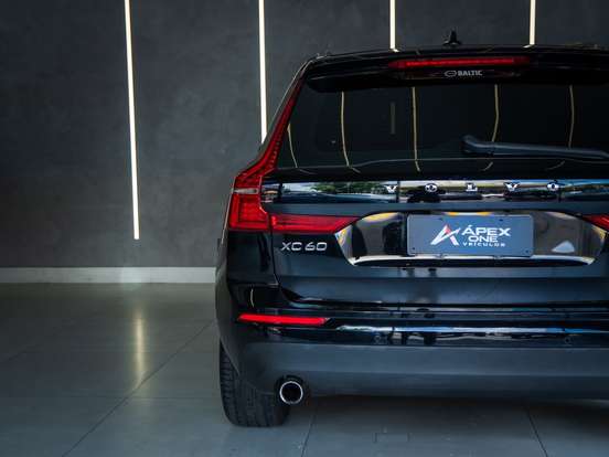 VOLVO-XC60-2.0 T5 GASOLINA MOMENTUM AWD GEARTRONIC VOLVO-XC60-2019