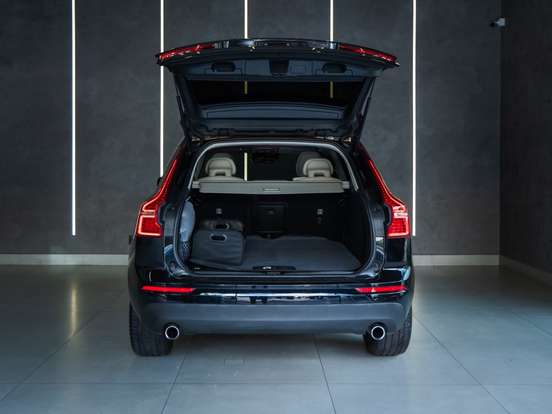 VOLVO-XC60-2019