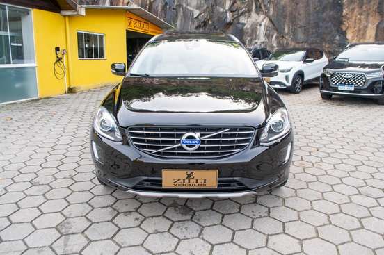 VOLVO-XC60-2016