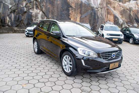 VOLVO-XC60-2016