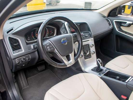 VOLVO-XC60-2.0 T5 MOMENTUM GASOLINA 4P AUTOMÁTICO VOLVO-XC60-2016