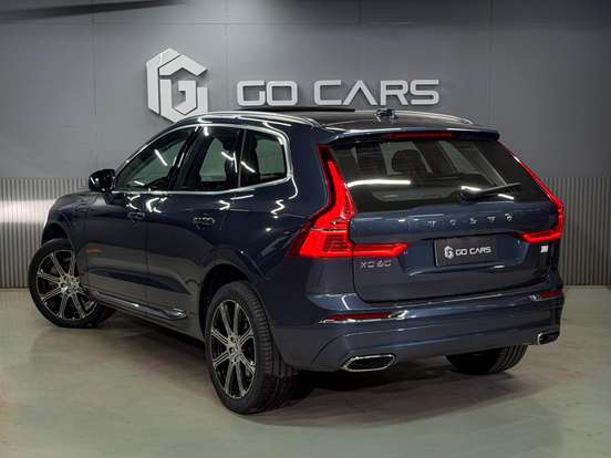 VOLVO-XC60-2020
