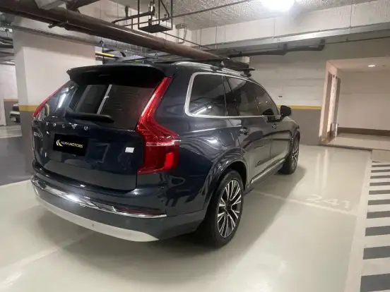VOLVO-XC90-2021