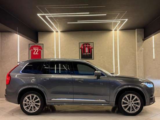 VOLVO-XC90-2018