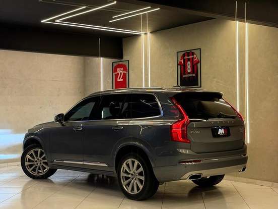 VOLVO-XC90-2018