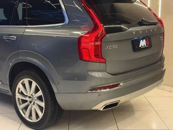 VOLVO-XC90-2018