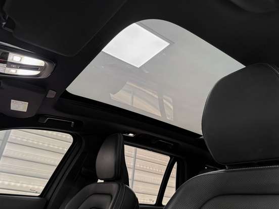 VOLVO-XC90-2023