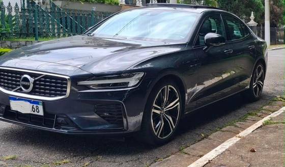 VOLVO S60 2.0 T8 R-DESIGN HÍBRIDO 4P AUTOMÁTICO