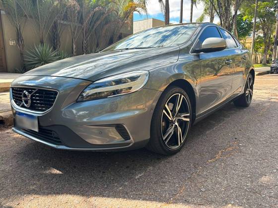 VOLVO V40 2.0 T5 R-DESIGN GASOLINA 4P AUTOMÁTICO