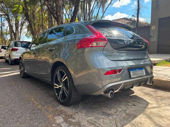VOLVO-V40-2.0 T5 R-DESIGN GASOLINA 4P AUTOMÁTICO VOLVO-V40-2018