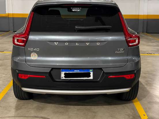 VOLVO-XC40-2.0 T5 GASOLINA MOMENTUM AWD GEARTRONIC VOLVO-XC40-2018