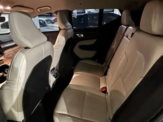 VOLVO-XC40-2.0 T5 GASOLINA MOMENTUM AWD GEARTRONIC VOLVO-XC40-2018