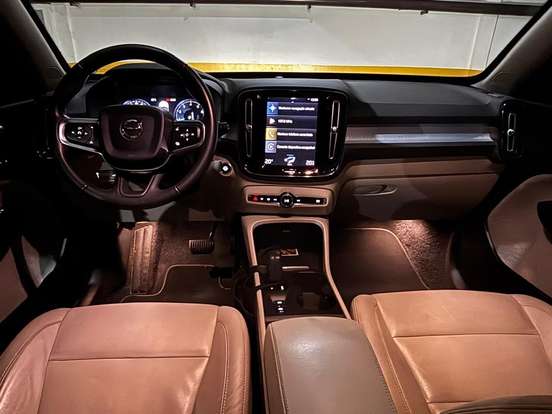 VOLVO-XC40-2.0 T5 GASOLINA MOMENTUM AWD GEARTRONIC VOLVO-XC40-2018