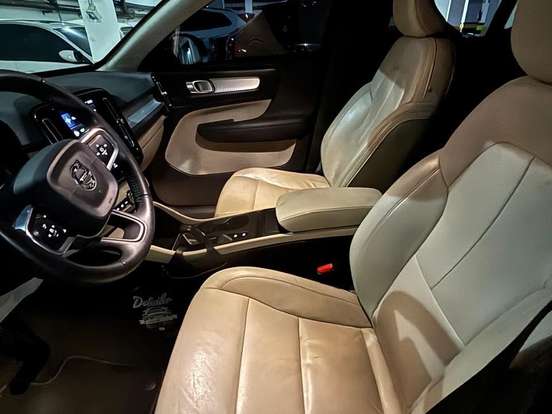 VOLVO-XC40-2.0 T5 GASOLINA MOMENTUM AWD GEARTRONIC VOLVO-XC40-2018