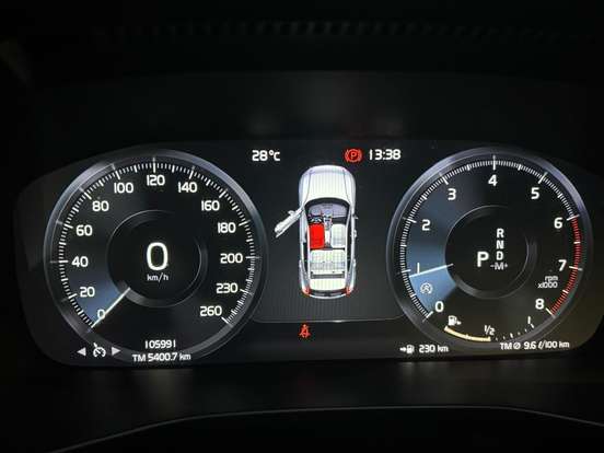 VOLVO-XC40-2.0 T5 GASOLINA MOMENTUM AWD GEARTRONIC VOLVO-XC40-2018
