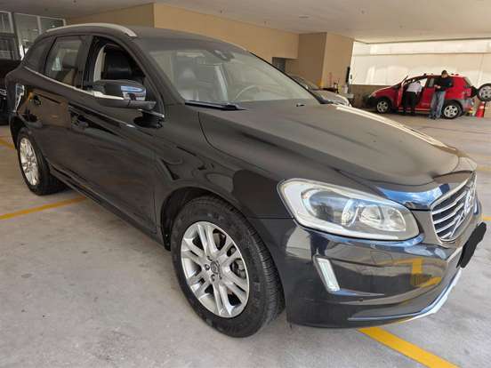 VOLVO-XC60-2015