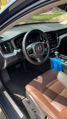 VOLVO-XC60-2.0 T5 GASOLINA MOMENTUM AWD GEARTRONIC VOLVO-XC60-2018