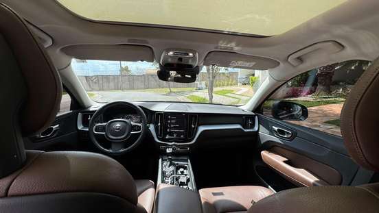 VOLVO-XC60-2018