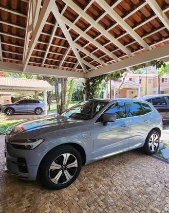 VOLVO-XC60-2024