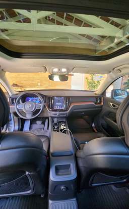 VOLVO-XC60-2024
