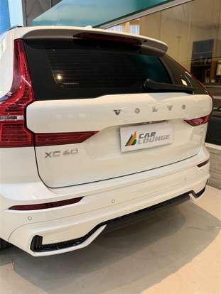 VOLVO-XC60-2024