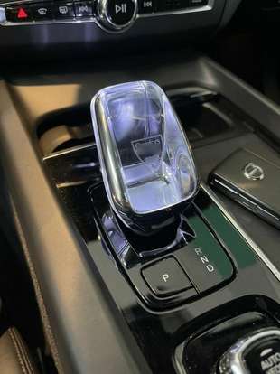 VOLVO-XC60-2024