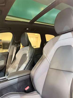 VOLVO-XC60-2024