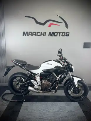YAMAHA-MT-07-2016