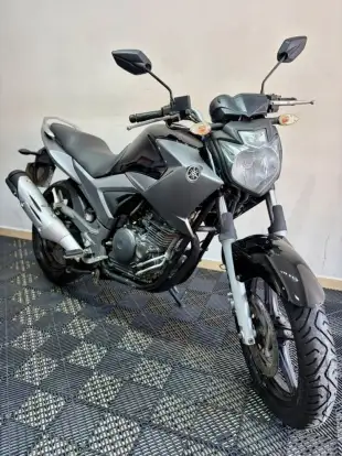 YAMAHA-YS 250 FAZER YAMAHA-YS 250 FAZER-2015