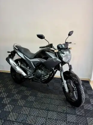 YAMAHA-YS 250 FAZER YAMAHA-YS 250 FAZER-2015