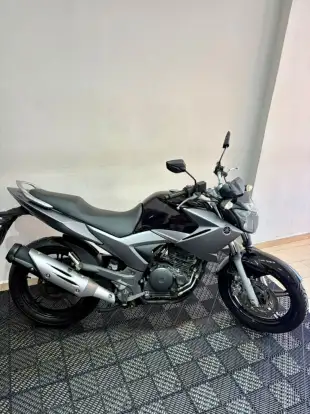 YAMAHA-YS 250 FAZER-2015
