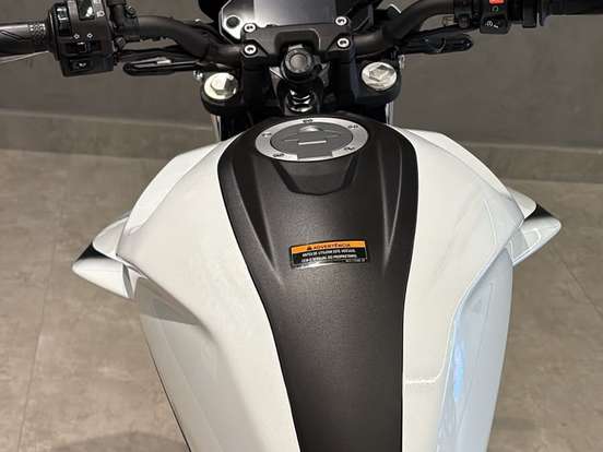 YAMAHA-FZ15 FAZER CONNECTED ABS YAMAHA-FZ15 FAZER CONNECTED ABS-2025